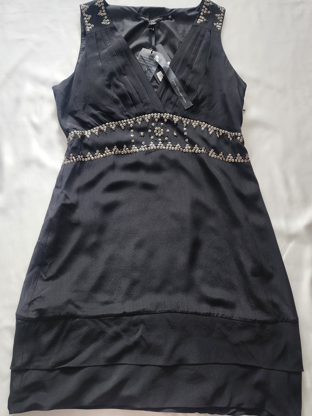 NWT Sandra Angelozzi Silk Collection Beaded V-Neck Cocktail LBD Dress Size 8